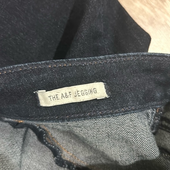 Abercrombie & Fitch “the Jeggings” size 28/27 - Picture 2 of 6